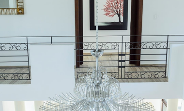 CASA CAMPESTRE CON VISTA AL VOLCAN