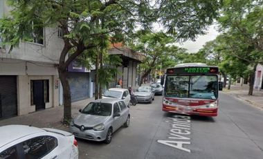 Local en venta - 3 Ambientes 2 Baños - Cochera - Merlo