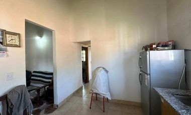 Venta Casa 2 ambientes con amplio patio