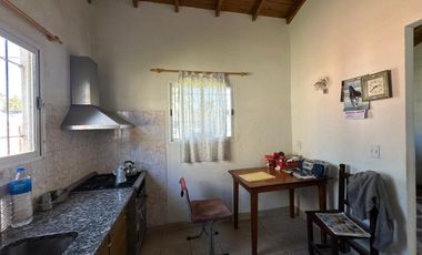 Venta Casa 2 ambientes con amplio patio