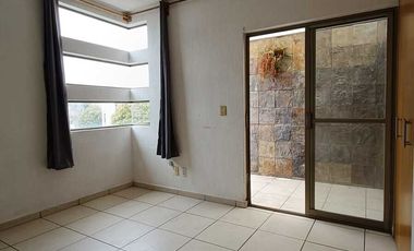 CASA EN RENTA DENTRO DE COTO EN SANTA MARIA TEQUEPEXPAN