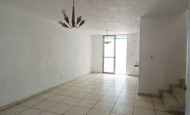 CASA EN RENTA DENTRO DE COTO EN SANTA MARIA TEQUEPEXPAN