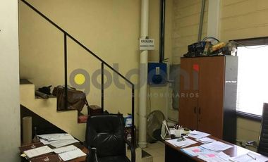 Galpon con oficinas