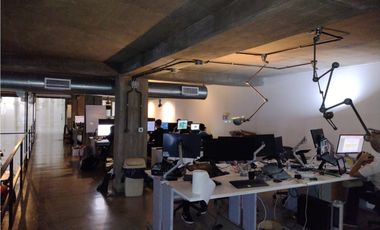 Local y/o Oficina - Excepcional -  480 m2 -  2 cocheras-  Dorrego al 100 -Excelente Ubicación