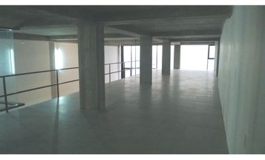 Local y/o Oficina - Excepcional -  480 m2 -  2 cocheras-  Dorrego al 100 -Excelente Ubicación