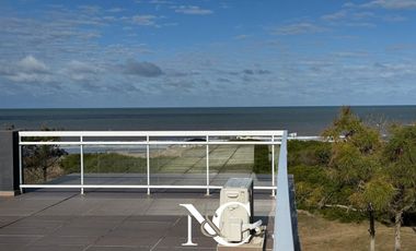 Casa en  venta en Costa Esmeralda vista al mar