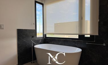 Casa en  venta en Costa Esmeralda vista al mar