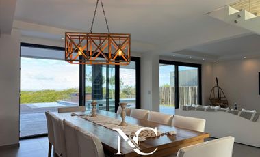 Casa en  venta en Costa Esmeralda vista al mar