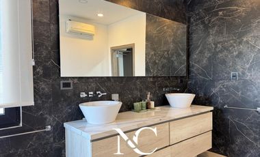 Casa en  venta en Costa Esmeralda vista al mar