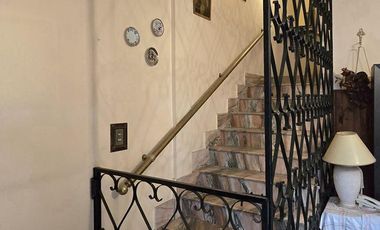 Venta casa de 4 ambientes con cochera y galeria en Barracas