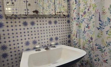 Venta casa de 4 ambientes con cochera y galeria en Barracas