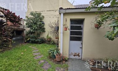 Venta casa de 4 ambientes con cochera y galeria en Barracas