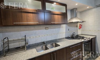 Venta casa de 4 ambientes con cochera y galeria en Barracas