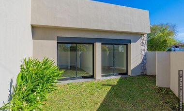 Casa A Estrenar En Pinos de Anchorena