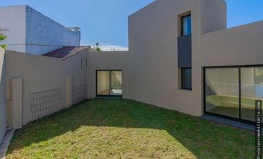 Casa A Estrenar En Pinos de Anchorena