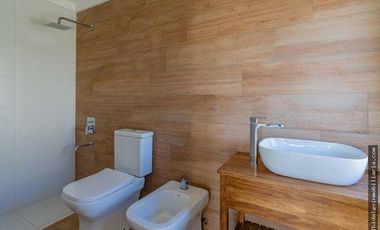 Casa A Estrenar En Pinos de Anchorena