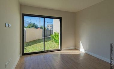 Casa A Estrenar En Pinos de Anchorena