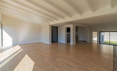 Casa A Estrenar En Pinos de Anchorena