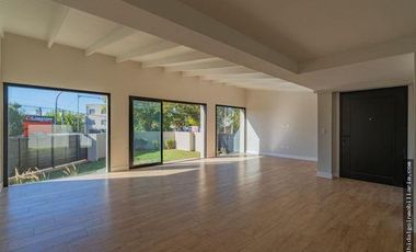 Casa A Estrenar En Pinos de Anchorena