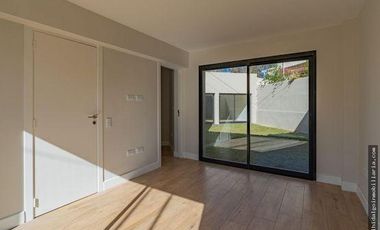 Casa A Estrenar En Pinos de Anchorena