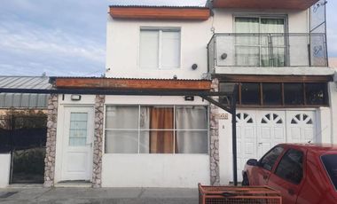 Casa en venta - 3 Dormitorios 1 Baño - Cochera - 200Mts2 - Rawson