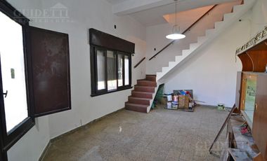 Venta PH de 4 ambientes  120 m² totales - Carapachay