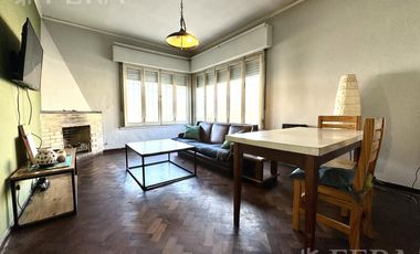 Venta de casa de 4 ambientes con cochera en  Bernal