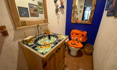 CASA EN VENTA EN LOMAS DE TARANGO