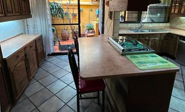 CASA EN VENTA EN LOMAS DE TARANGO