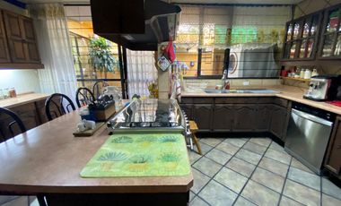 CASA EN VENTA EN LOMAS DE TARANGO