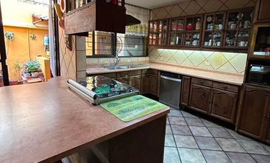 CASA EN VENTA EN LOMAS DE TARANGO