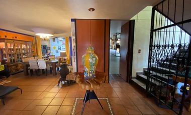 CASA EN VENTA EN LOMAS DE TARANGO