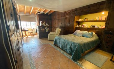 CASA EN VENTA EN LOMAS DE TARANGO