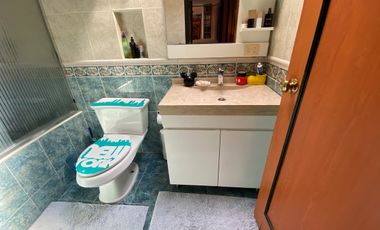 CASA EN VENTA EN LOMAS DE TARANGO