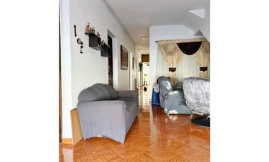 Venta Casa Medellín Manrique Central.