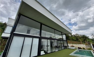 CASA CAMPESTRE DE LUJO EN VENTA, MEDIO DAPA, YUMBO