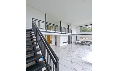 CASA CAMPESTRE DE LUJO EN VENTA, MEDIO DAPA, YUMBO