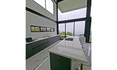 CASA CAMPESTRE DE LUJO EN VENTA, MEDIO DAPA, YUMBO