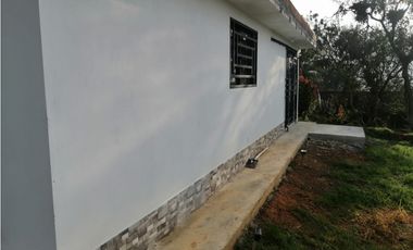 SE RENTA CASA EN VEREDA LA CLARA GUARNE