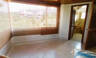 VENTA PERMUTA DE CASA CAMPESTRE PARA REMODELAR FLORIDABLANCA COD:1076