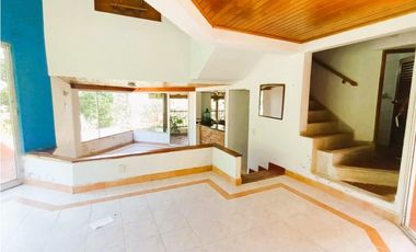 VENTA PERMUTA DE CASA CAMPESTRE PARA REMODELAR FLORIDABLANCA COD:1076