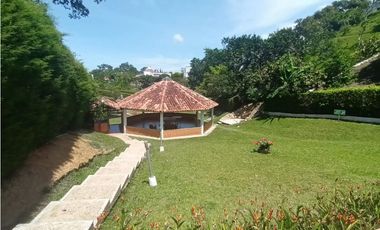 VENTA PERMUTA DE CASA CAMPESTRE PARA REMODELAR FLORIDABLANCA COD:1076