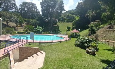 VENTA PERMUTA DE CASA CAMPESTRE PARA REMODELAR FLORIDABLANCA COD:1076