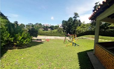 VENTA PERMUTA DE CASA CAMPESTRE PARA REMODELAR FLORIDABLANCA COD:1076