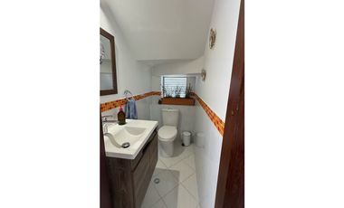 VENTA DE HERMOSA CASA BARRIO LA CASTELLANA ARMENIA