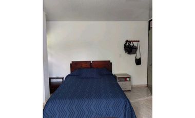 Venta Casa Campestre con Piscina en La Mesa- San Joaquin