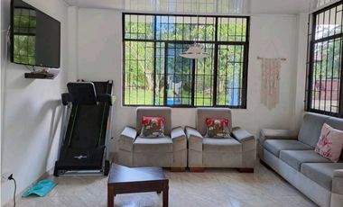 Venta Casa Campestre con Piscina en La Mesa- San Joaquin