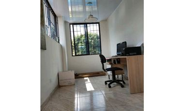 Venta Casa Campestre con Piscina en La Mesa- San Joaquin