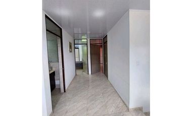 Venta Casa Campestre con Piscina en La Mesa- San Joaquin