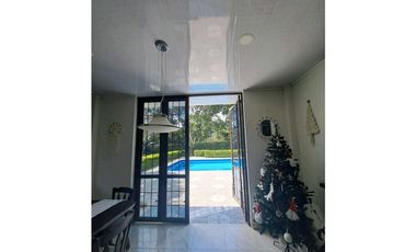 Venta Casa Campestre con Piscina en La Mesa- San Joaquin